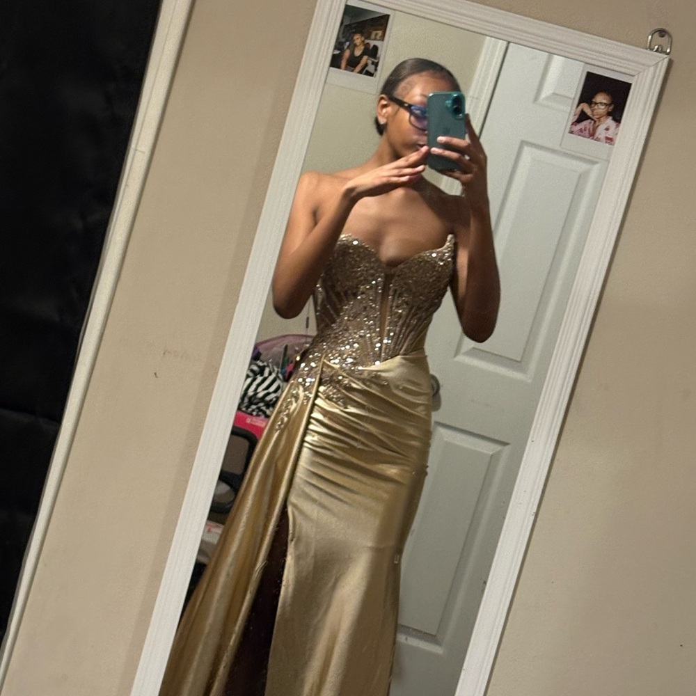 Prom Dress!! - Picture 9 of 11